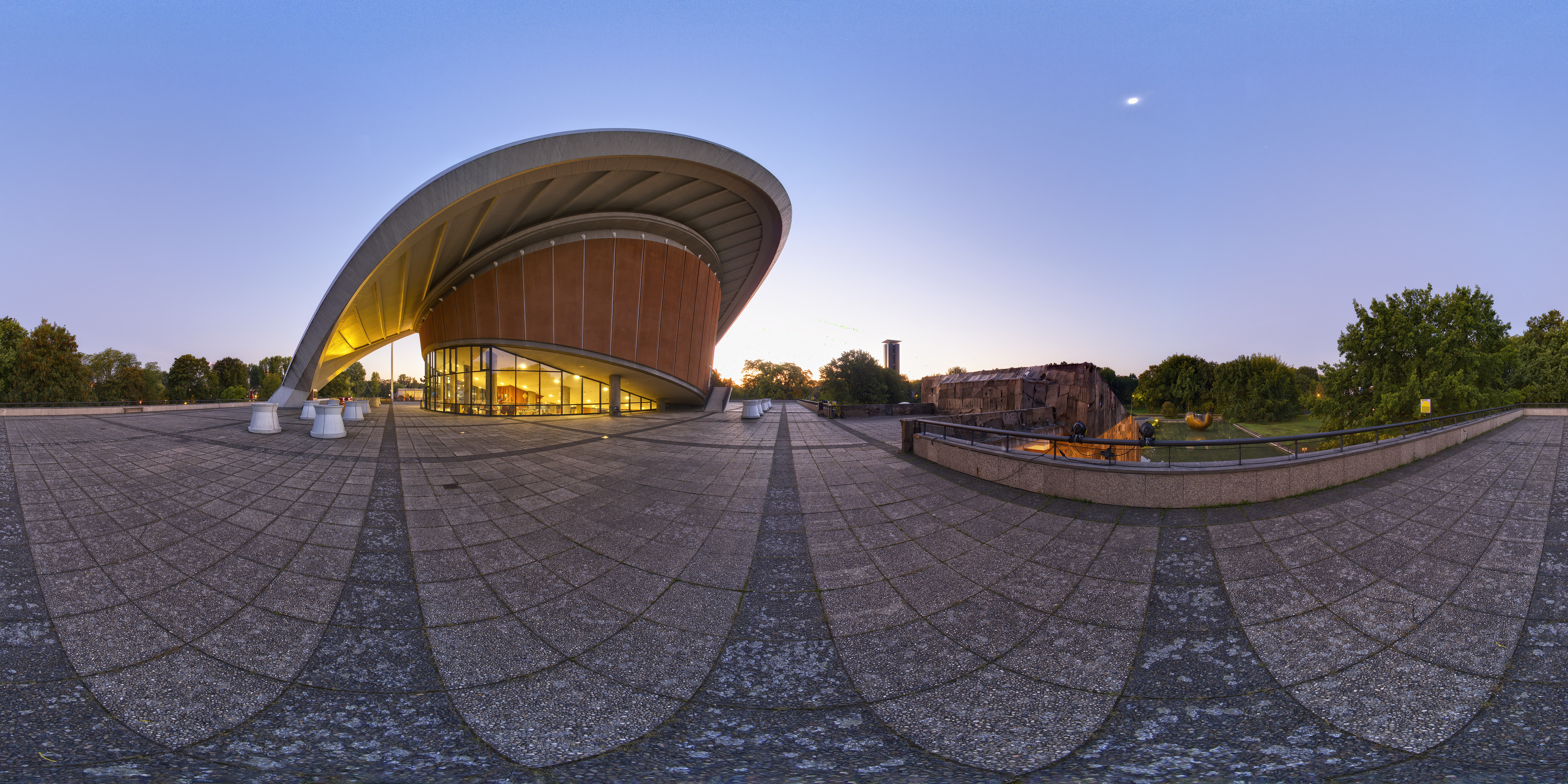 Haus der Kulturen der Welt (schwangere Auster), Berlin.